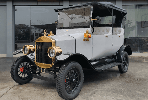Oldtimer električni automobil - bijeli